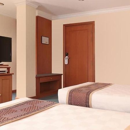 Hotel Sentosa Kuala Belait Esterno foto