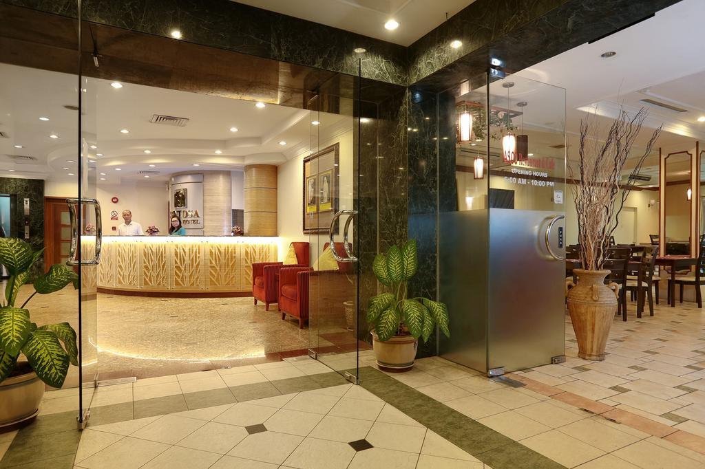 Hotel Sentosa Kuala Belait Esterno foto