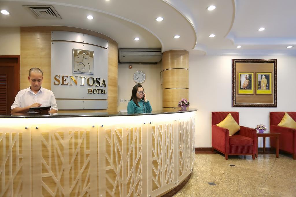 Hotel Sentosa Kuala Belait Esterno foto